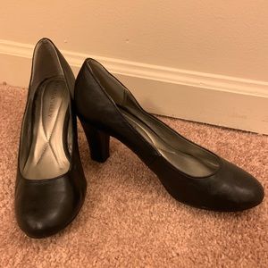 Black 2 inch Heals • Size 8 • Laura Ashley